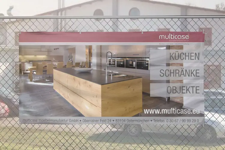 Multicase Möbelmanufaktur Bauzaunbanner